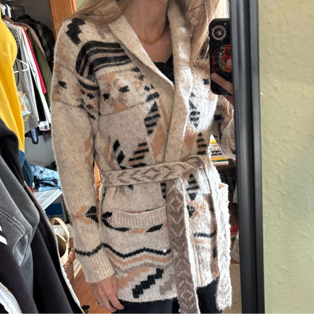 Idyllwind Women's Nora Southwestern Print Belted Sweater